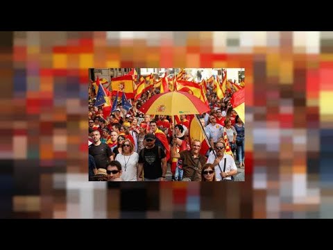 الأسبان يحتلون الشوارع للتعبير عن تمسكهم بوحدة بلادهم