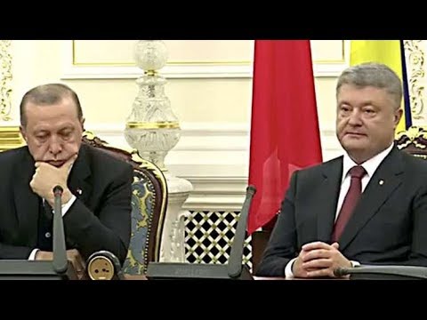 أردوغان يصارع النعاس بصعوبة خلال مؤتمر صحافي مع نظيره الأوكراني بوروشينكو