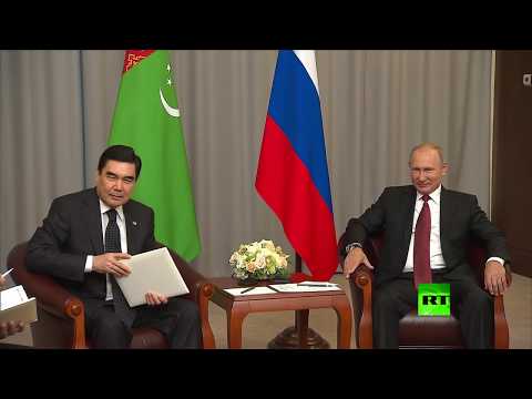 رئيس تركمانستان يهدي بوتين جرو مميز