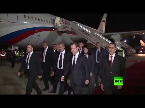 شاهد رئيس الوزراء الروسي يصل إلى المغرب