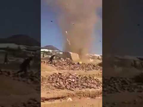 شاهد  إعصار صغير يضرب أحد الأسواق الشعبية في المغرب