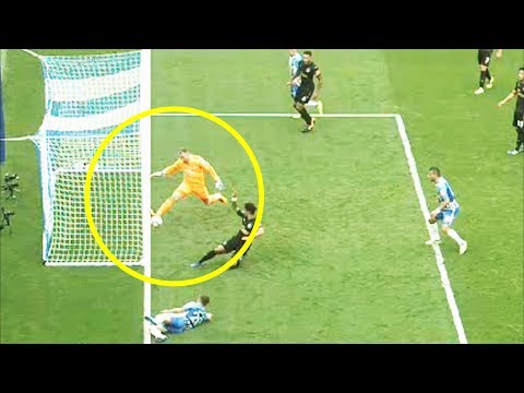 شاهد أبرز تصديات حراس المرمى خلال الموسم الرياضي الحالي