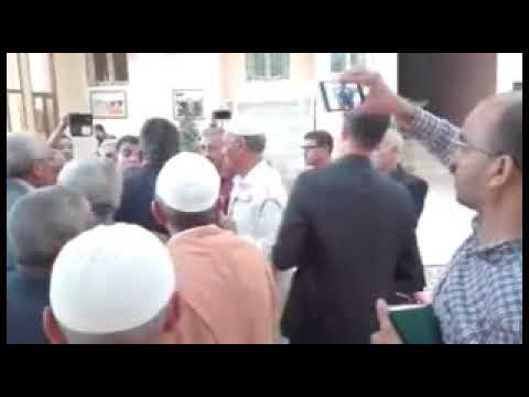شاهد رؤساء بلديات في إقليم تنزيت ينسحبون من اجتماع عبد العزيز الرباح