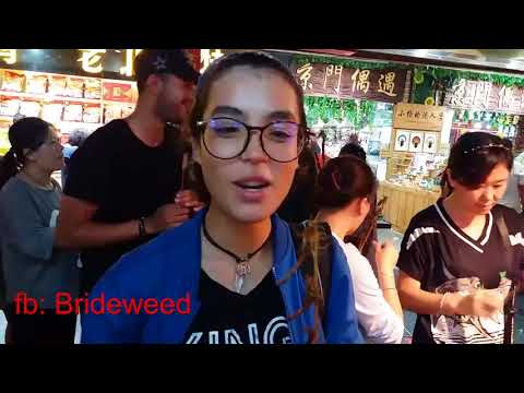 بالفيديو فتاة مغربية تأكل العقارب و الثعابين