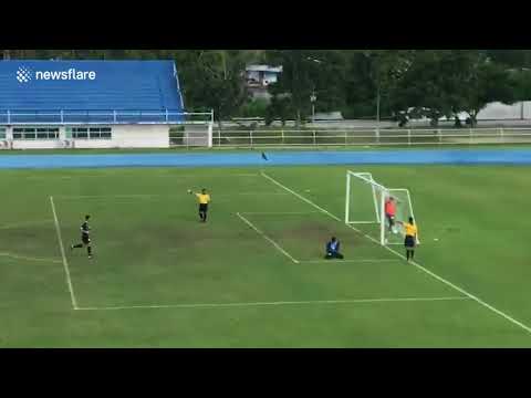 أغرب ركلة جزاء في التاريخ تنتهي بطريقة جنونية