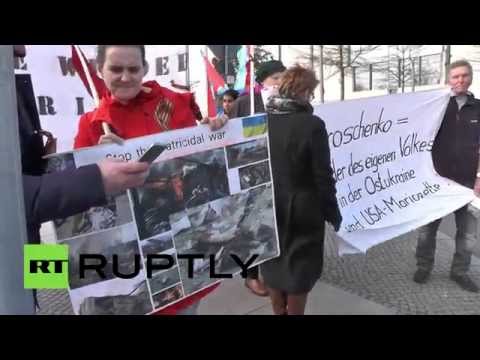 شاهد محتجون ضد الرئيس بوروشينكو في برلين