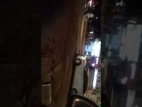 لحظة اعتداء شاب على رجل مرور ومحاولة دهسه