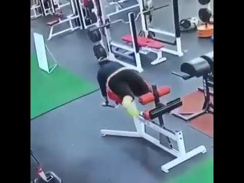 امرأة تتعرض لموقف محرج أثناء ممارستها الرياضة