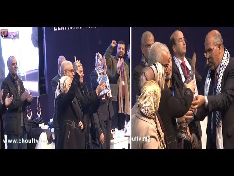 شاهد الهدية التي تسلمها بنكيران بعد إقصائه من الولاية الثالثة