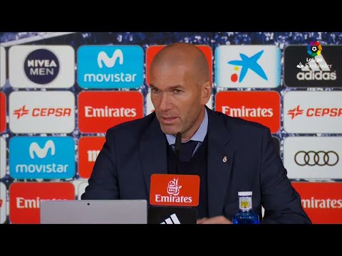 شاهد زيدان سعيد لأجل رونالدو الذي سجل هدفين في مباراة ريال مدريد وإشبيلية