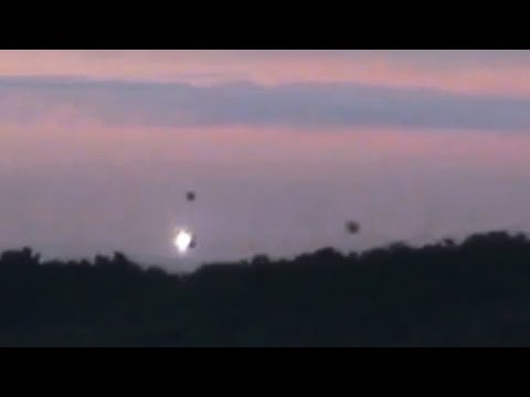 شاهد أضواء تتقافز بين السحاب في بريطانيا تثير الحيرة