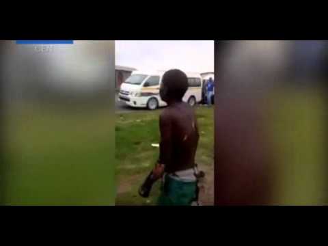 لص يلقى حتفه بسبب سرقة أسلاك الكهرباء فيديو