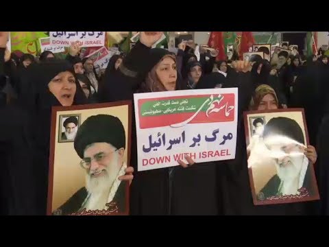 شاهد مظاهرات مؤيدة ومناهضة لحكومة طهران في عدد من المدن الإيرانية
