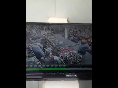 شاهد مصري يحبط محاولة سطو على سوبر ماركت في السعودية