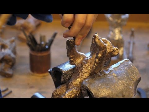 شاهد برلين تبدأ في صناعة مجسمات جوائز الدب الذهبي