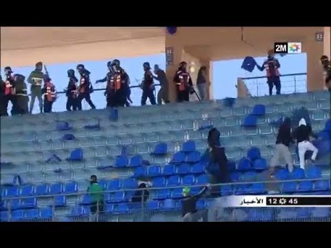 شاهد خسائر بالملايين في مواجهة بين الشرطة وجماهير الرجاء