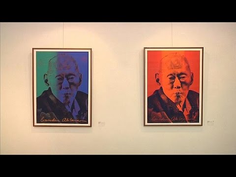 فيديو لبنانية تخصص معرضا لرئيس وزراء سنغافورة السابق