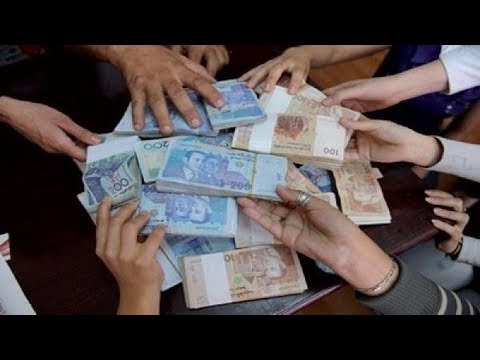 شاهد مطالبة فنان مغربي شهير بإرجاع 80 مليون سنتيم مِن المال