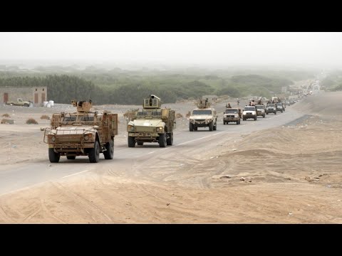 شاهدهجوم واسع لقوات الحكومة اليمنية على مطار الحديدة