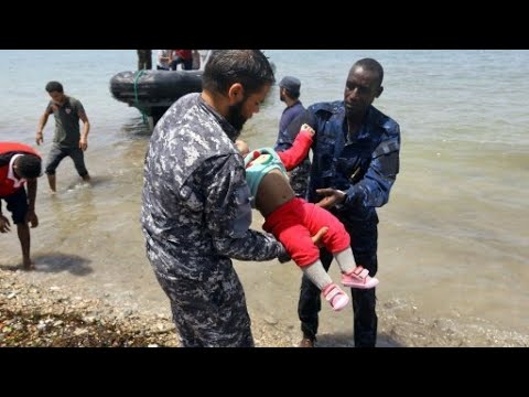 عشرات المفقودين في غرق قارب مهاجرين