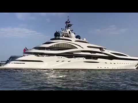 شاهد الملك محمد السادس على متن يخت أمير قطر في سواحل الحسيمة