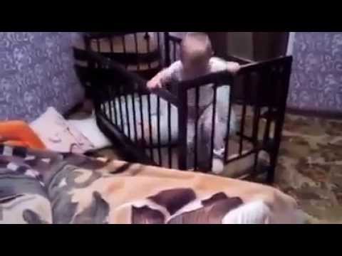 شاهد طفل يخترع طريقة للهروب من سريره