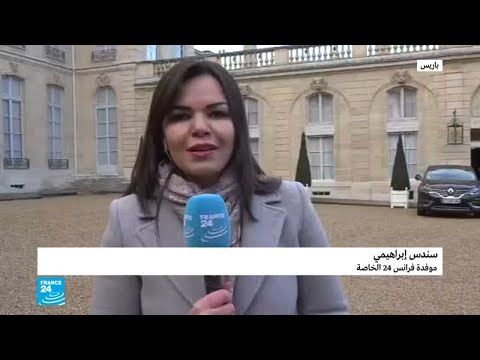 الرئيس ماكرون يُناقش أزمة السترات الصفراء مع وزراء وممثلي النقابات