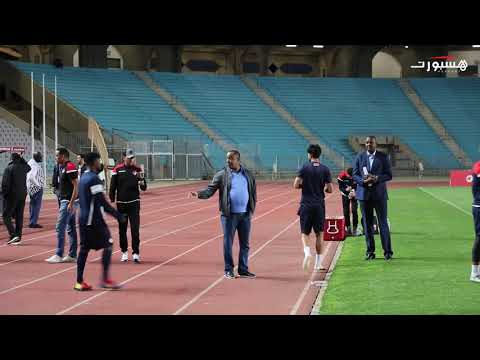 شاهد سعيد الناصيري يُساند لاعبي الوداد المغربي