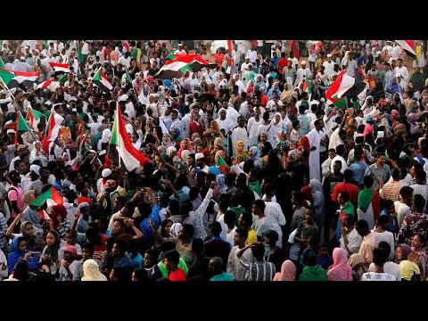 آلاف السودانيين يتظاهرون في ذكرى مرور 40 يومًا على فض الاعتصام الدموي