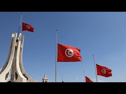 شاهد 70 مرشحًا يقدمون أوراقهم لخوض سباق الانتخابات الرئاسية في تونس