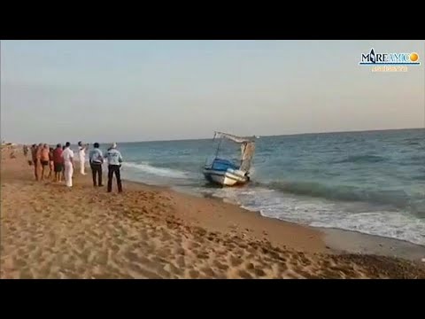 شاهد قارب أشباح يصل صقيلية الإيطالية حاملًا 20 مهاجرًا تونسيًا