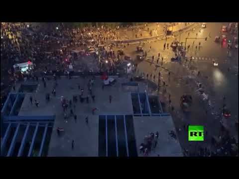 شاهد حشود غفيرة من المحتجين في ساحة التحرير في بغداد