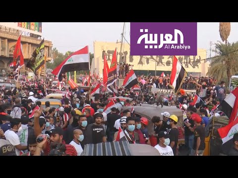 شاهد زعيم التيار الصدري ينضم للمتظاهرين في النجف