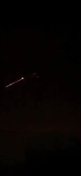 شاهد قوّات خليفة حفتر تُطلق وابلًا مِن صواريخ غراد عشوائيًّا تجاه طرابلس