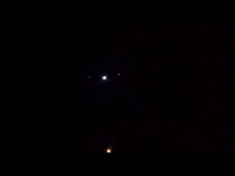 شاهد لحظة إطلاق الصواريخ الإيرانية على قاعدة عين الأسد الأميركية في العراق