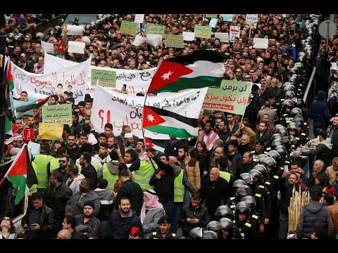 شاهد مئات الأردنيين يتظاهرون في عمان رفضًا لـاستيراد الغاز من إسرائيل