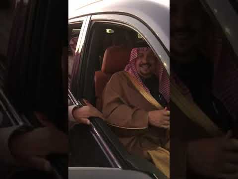 شاهد مواطن سعودي يفاجئ أمير الرياض ويطلب منه طلبًأ غير متوقع