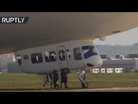 شاهد الشرطة الألمانية تلجأ إلى المنطاد لمكافحة تفشي كورونا