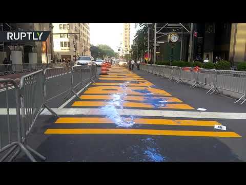 شاهد اعتقال 4 أشخاص في نيويورك لطمسهم عبارة حياة السود مهمة بطلاء أزرق