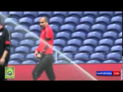 شاهد غوارديولا يصرخ في عمال أرضية الملعب