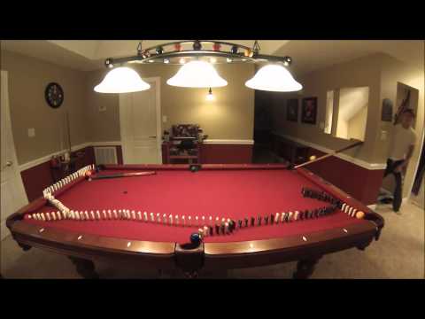 شاهد خدعة مميزة تجمع بين الدومينو والبلياردو