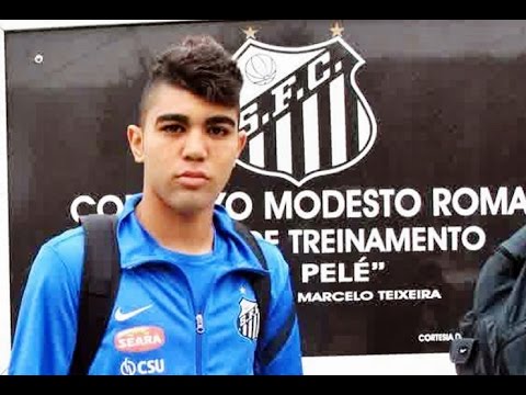 بالفيديو سانتوس البرازيلي يؤدي وصلة مهارات رائعة