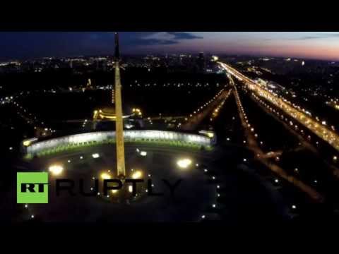 بالفيديو كاميرا طائرة ترصد تشغيل النوافير في موسكو