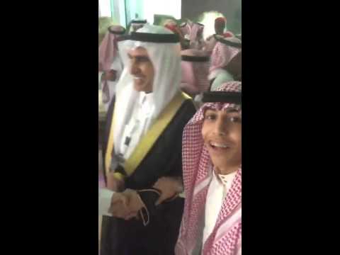 شاهد طالب يضع وزير التعليم السعودي في موقف محرج