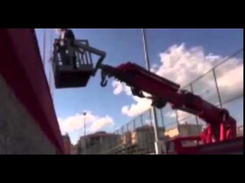 شاهد رئيس نادي تركي يستخدم الونش لمتابعة فريقه