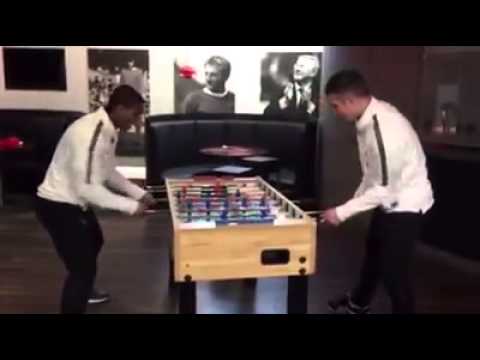 فالنسيا يرقص “سلو” مع كلبه