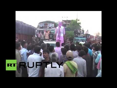 «هندية» تنتقم من «سياسي» لتحرش حارسه بها