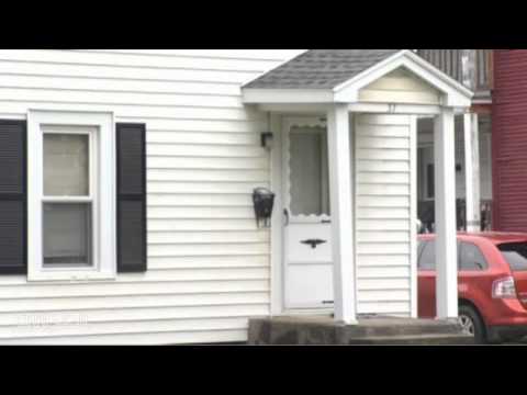 فيديو رجل يحبس زوجته لسنوات طويلة لاتهامها بالخيانة