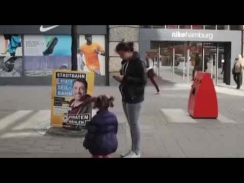 شاهد تصفح الانترنت يعرض الأطفال للموت دهسًا