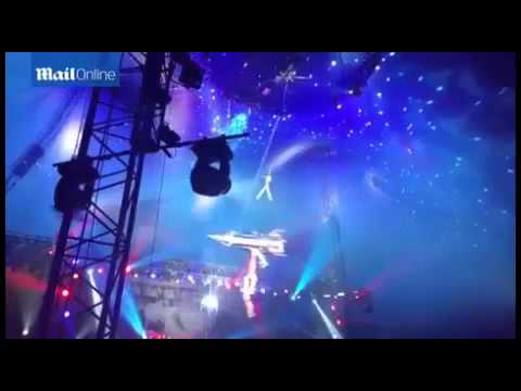 شاهد سقوط لاعبة بهلوانيّة أثناء استعراض مثير